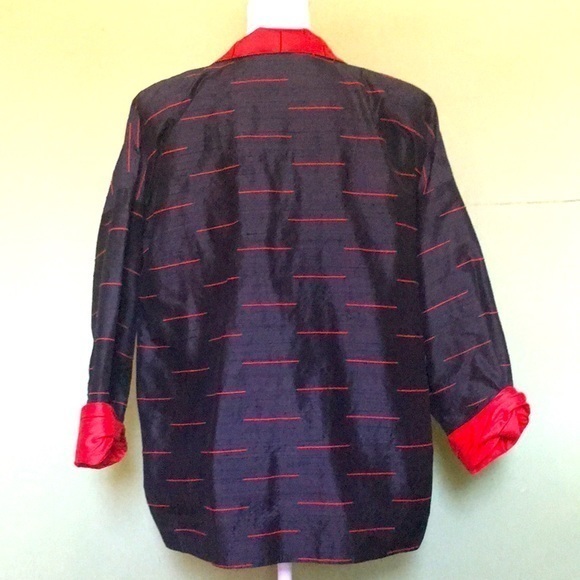 Black and red reversible jacket - Picture 7 of 10